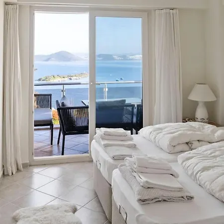 Stunning Apartment With Sea View Apartament