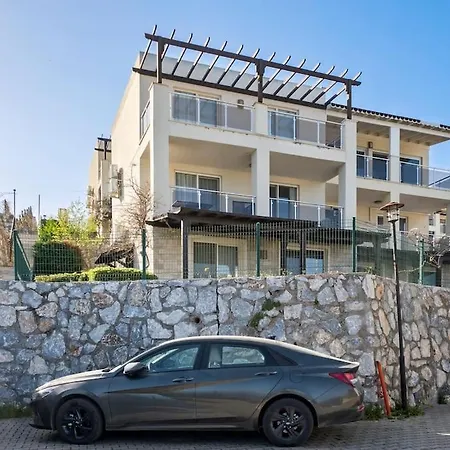 Stunning Apartment With Sea View Apartament *