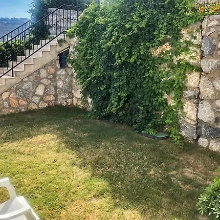Stunning Apartment With Sea View Apartman *